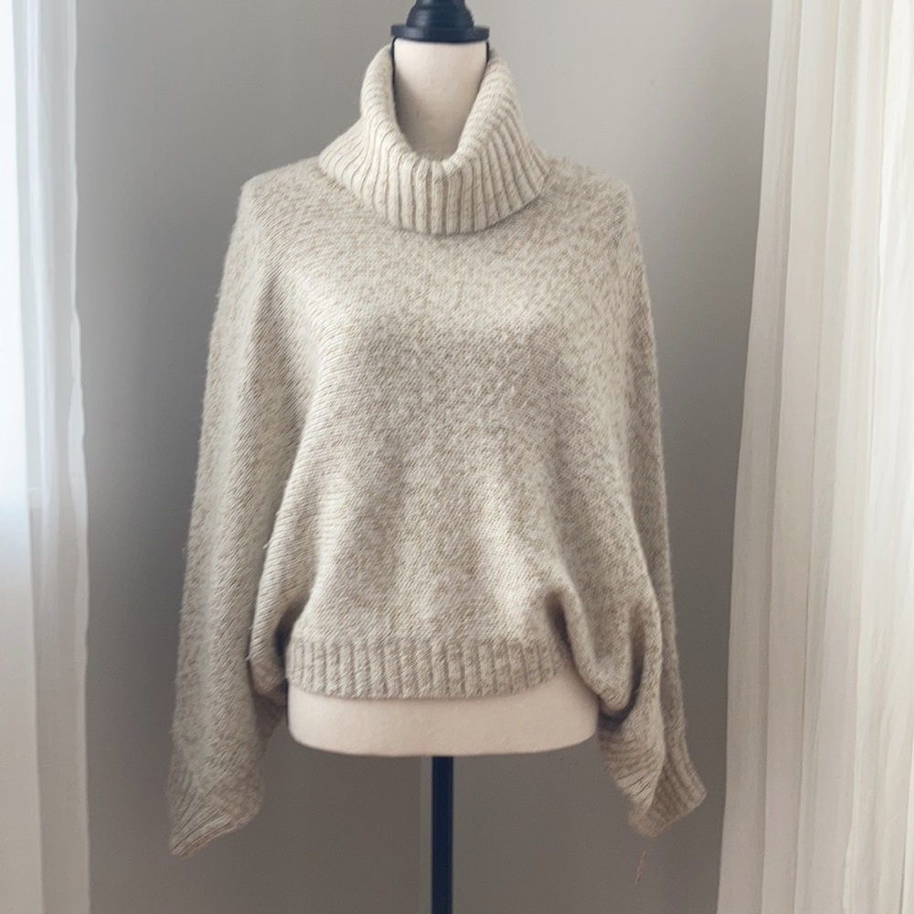 Magaschoni sweater size M